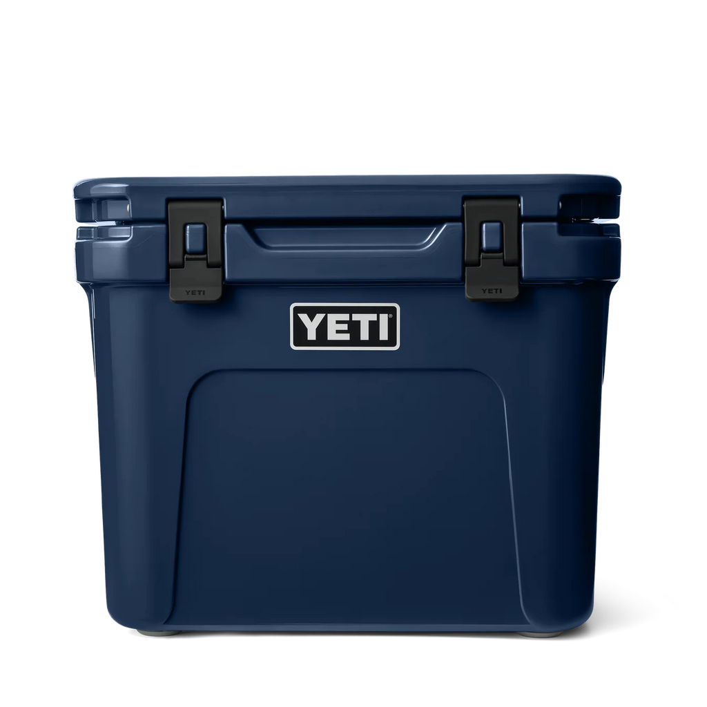 YETI 32 Wheeled Cool Box Navy