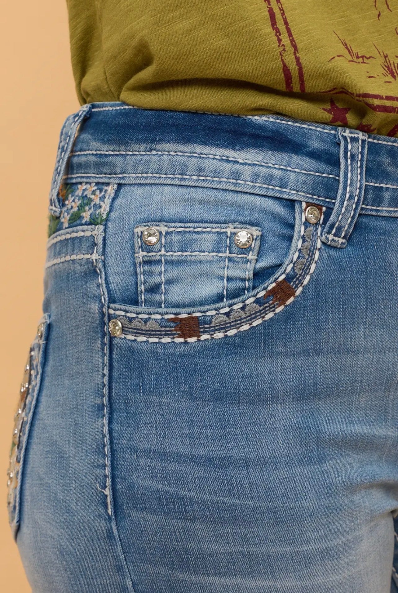 Mid Wash Horseshoe Embroidery Boot Cut Western Jeans